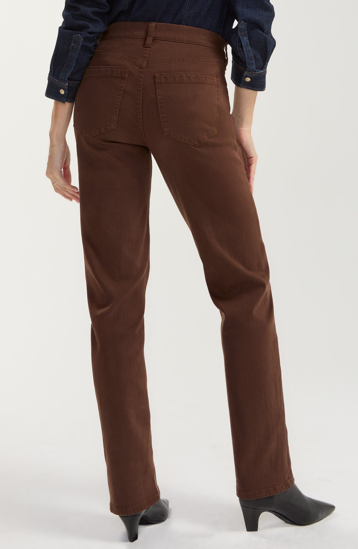 Kennedy Comfort Waist Straight (32" Inseam) (Carob Brown)