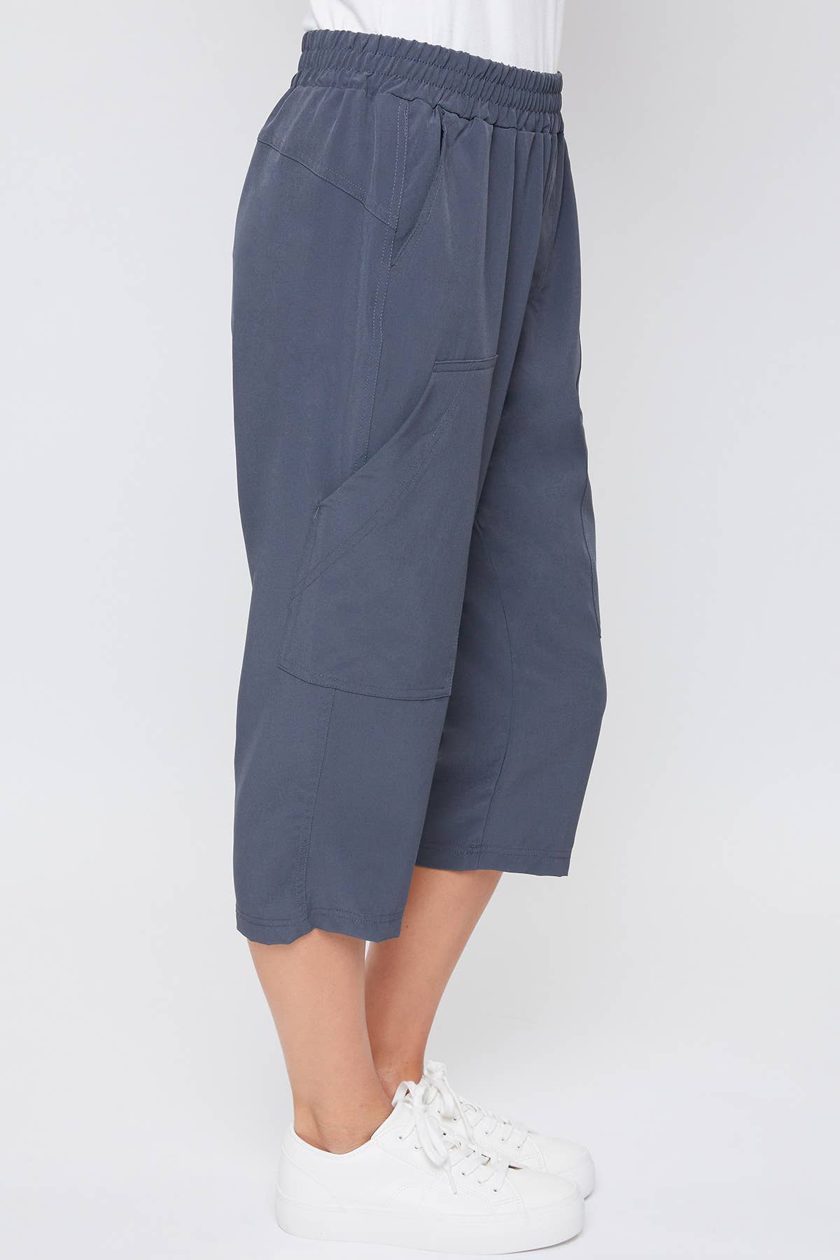 Missy Pull-On Capri with Big Pocket Detail