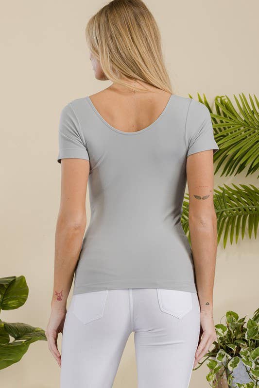 Seamless Reversible V-Neck Short Sleeve Top
