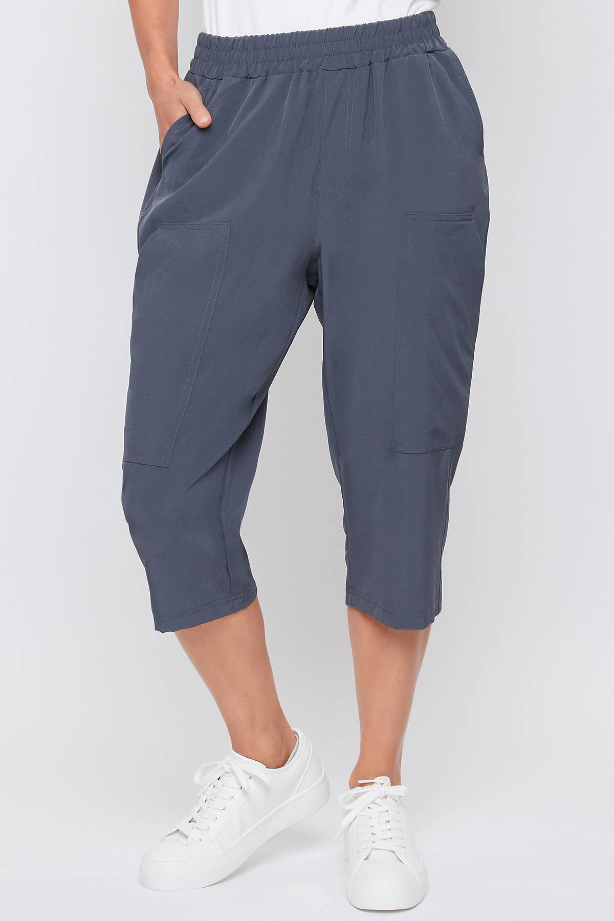 Missy Pull-On Capri with Big Pocket Detail