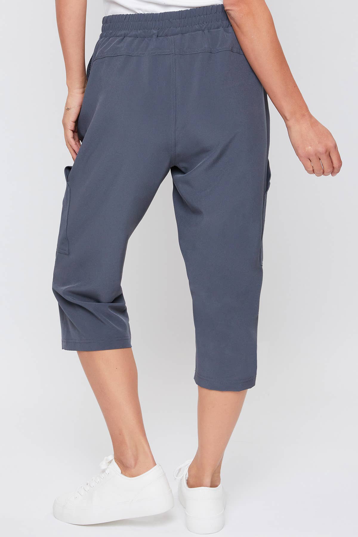 Missy Pull-On Capri with Big Pocket Detail