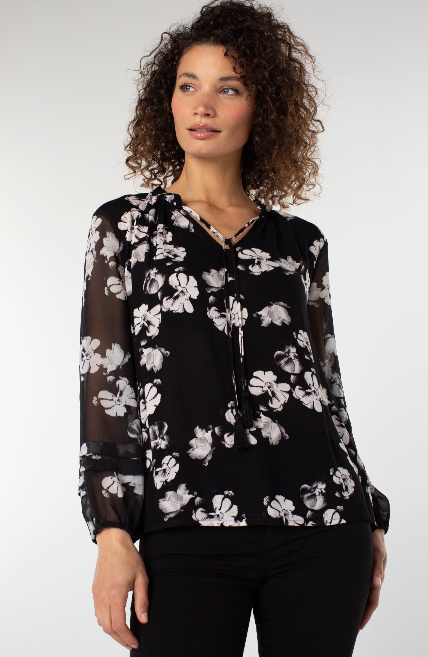 Liverpool Long Sleeve Popover Shirred Woven Blouse (Black White Floral)
