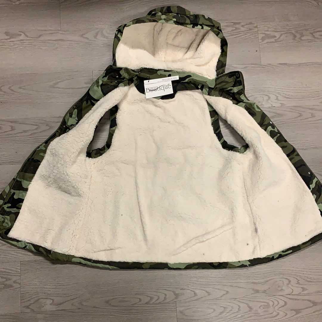 Camo Hooded Utility Vest